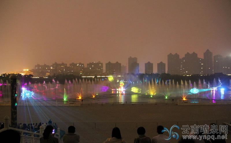 音樂噴泉中水幕電影是如何實(shí)現(xiàn)的