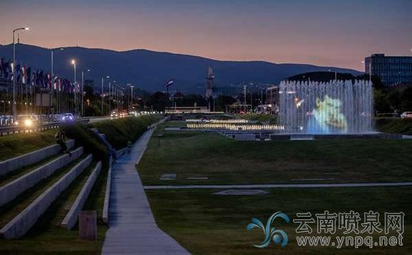 克羅地亞噴泉投影展示人像 紀(jì)念尼古拉·特斯拉