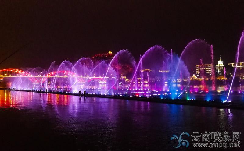 柳州音樂噴泉介紹—湖面漂浮式音樂噴泉